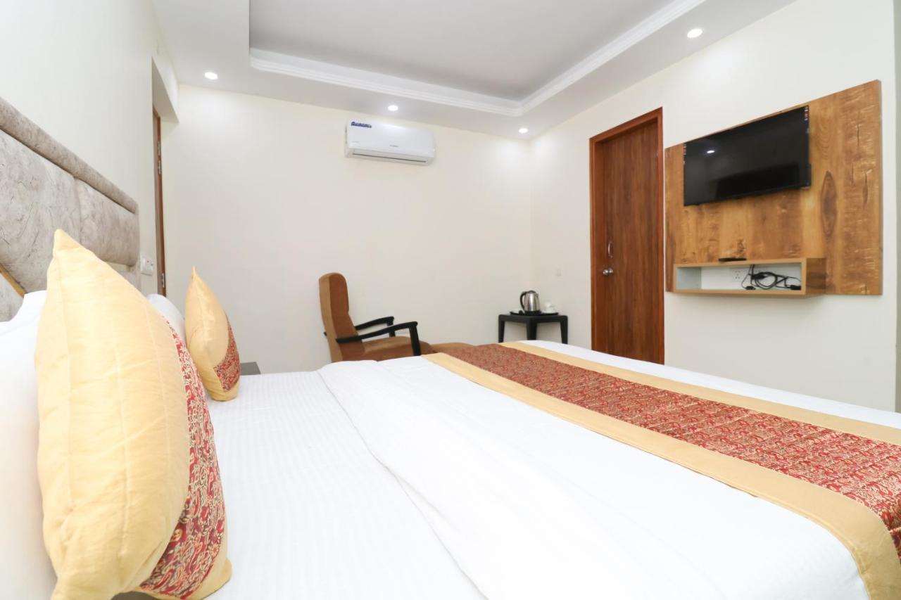 Hotel Belwood Suites - Near New Delhi Airport Exterior foto