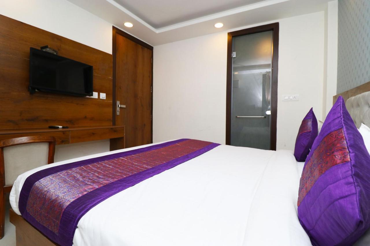 Hotel Belwood Suites - Near New Delhi Airport Exterior foto