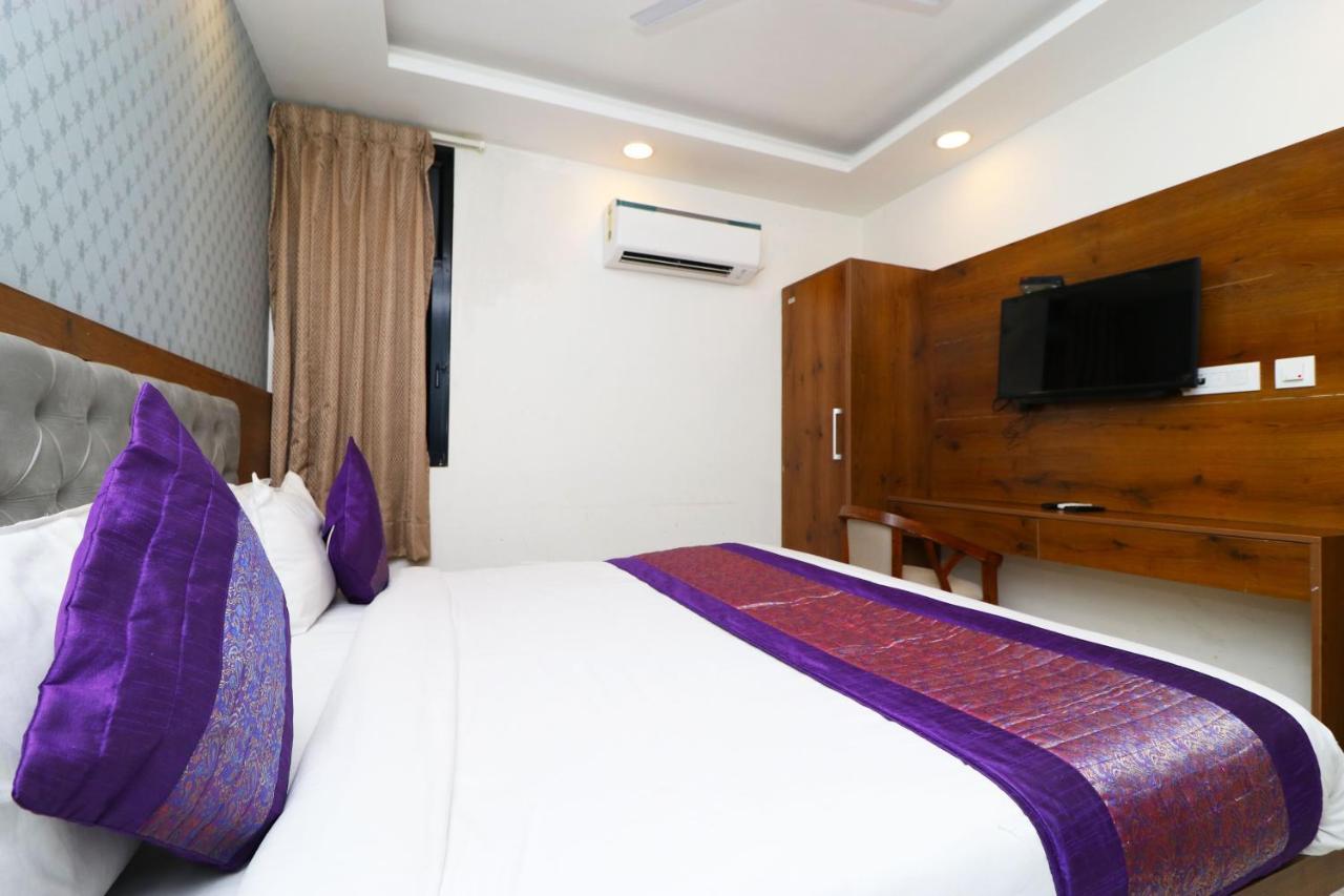 Hotel Belwood Suites - Near New Delhi Airport Exterior foto
