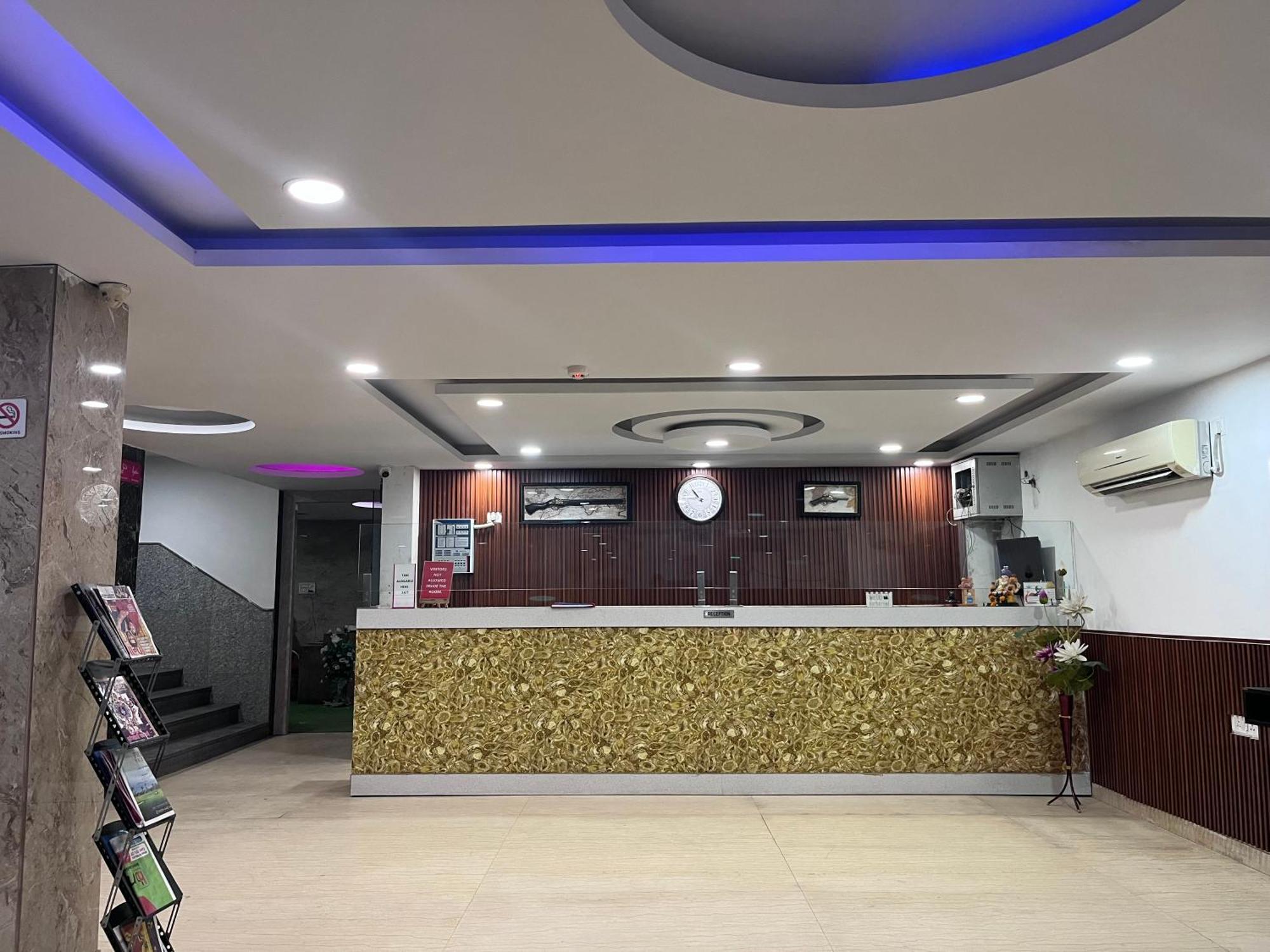 Hotel Belwood Suites - Near New Delhi Airport Exterior foto